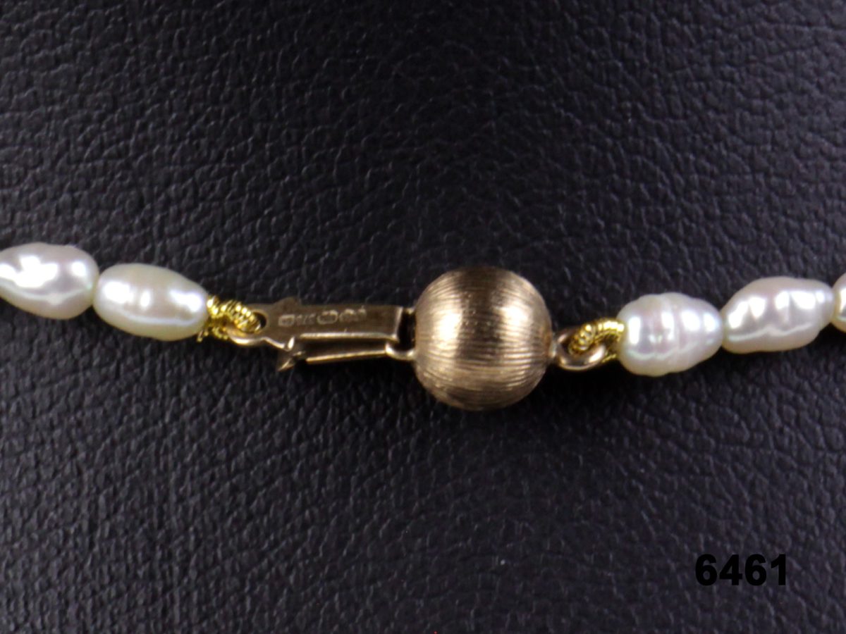 9 carat Freshwater Pearl Necklace - Image 4