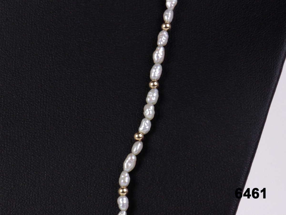 9 carat Freshwater Pearl Necklace - Image 3