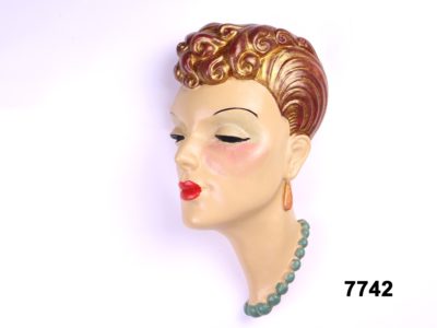 30s Wall Mask