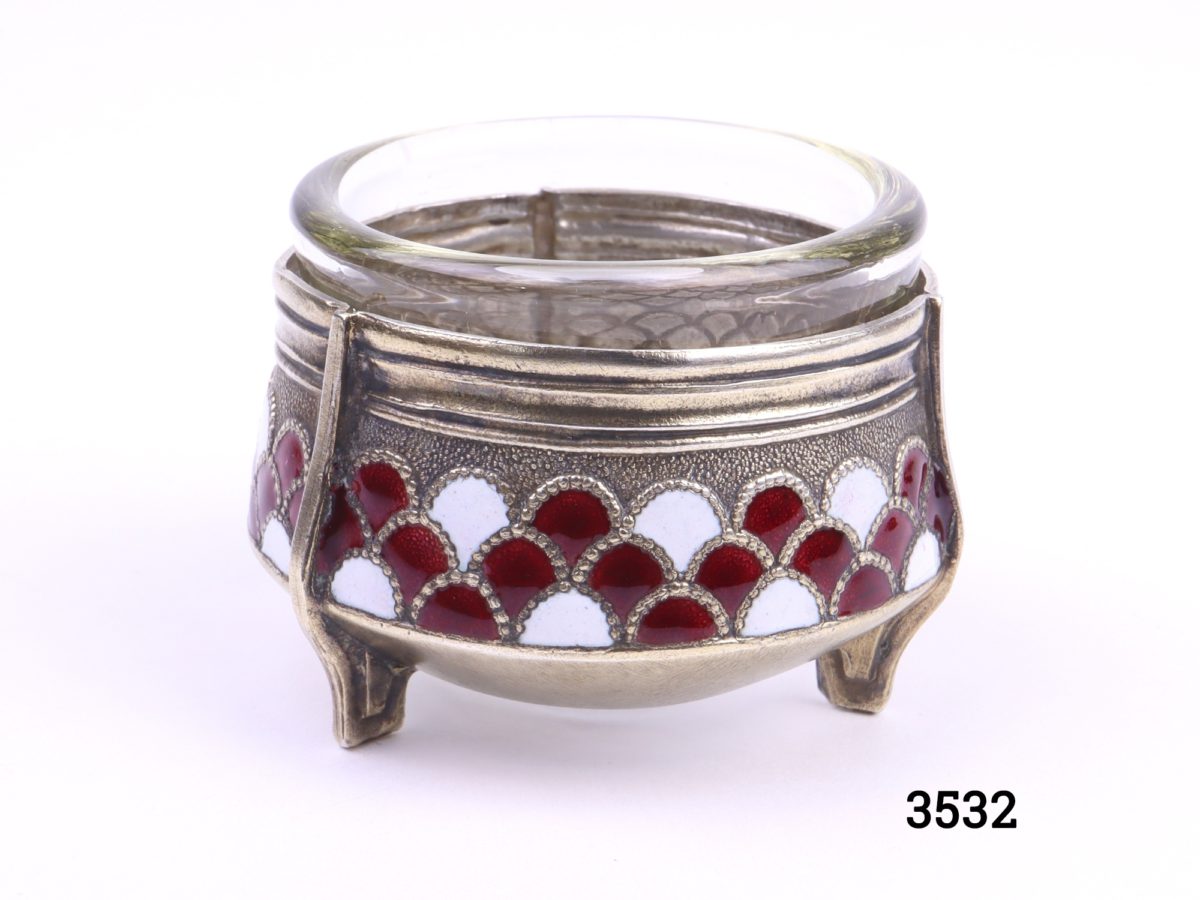 Vintage Russian brass and enamel salt stamped Зicmmet (Replacement liner) Measures 50mm in diameter at base Main photo of salt from the side showing enamel work