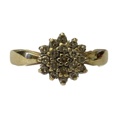 Stunningly beautiful diamond cluster ring with a thick gold band in 9 karat gold. Size P. Main photo of ring seen from the front.