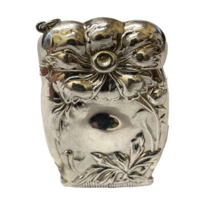 Art Nouveau style sterling silver vesta case. A generously sized vesta match case in 925 sterling silver with a lovely floral design very typical of Nouveau era. Stamped 925 on inner rim, this vesta looks as though it has never been used hence dating as modern. Very likely for use on a chatelaine with a ring clasp to the side. Main photo of vesta seen from side showing the Art Nouveau design to the sides.