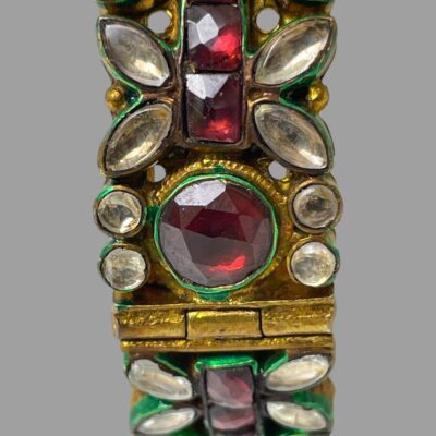 A close up of one area of the bracelet which is still shown vertical. The workmanship that has gone into this one piece is mind boggling.